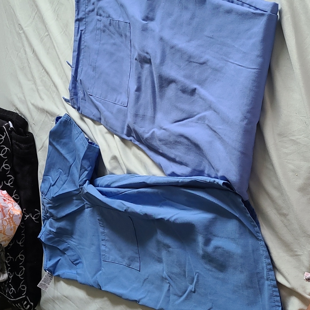 Unisex scrub set